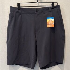Columbia Gray Flat Front Mill Creek Performance‎ Shorts Size 34 Inseam 10” Mens